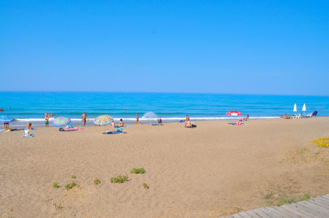 Holiday Studio Apartments Yannis On Agios Gordios Beach In Corfu المظهر الخارجي الصورة